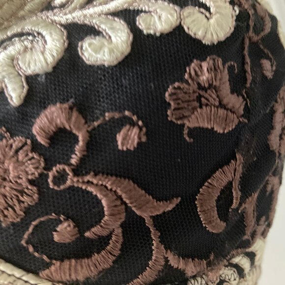 Beautiful Felina Bra - Picture 2 of 12